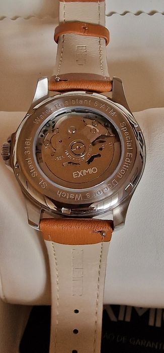 Relógio marca EXIMIO