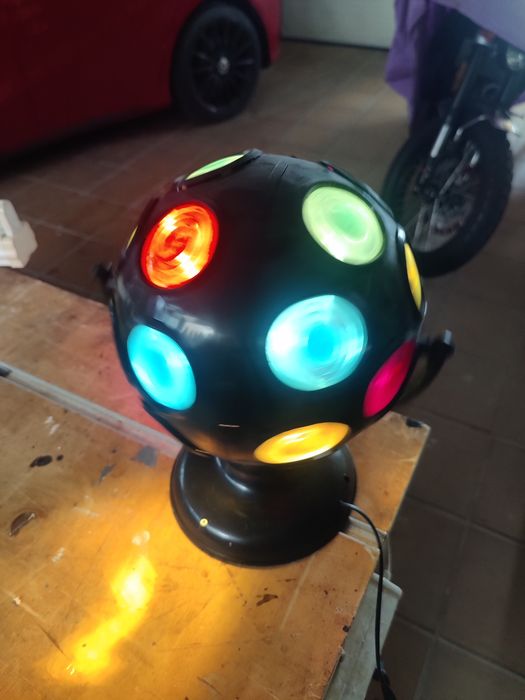 Bola de luzes rotativa