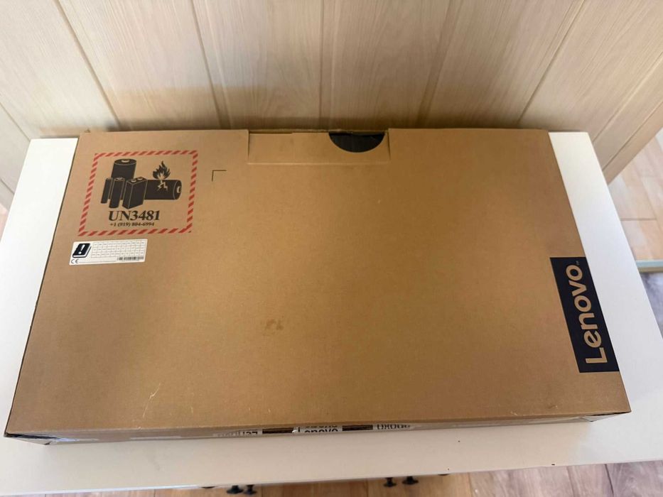 Laptop Lenovo 17,3"