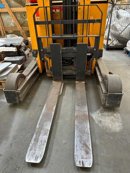 Навантажувач (Річтрак) Jungheinrich EVT 325