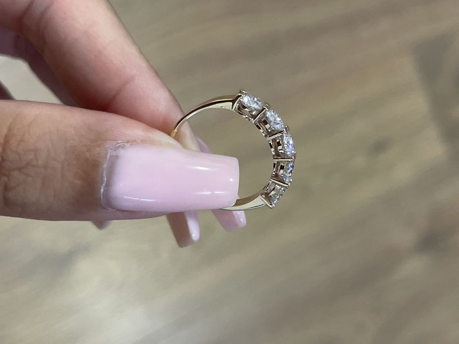 Полудорожка с муасанитами 1.50ct золото 585 GRA.