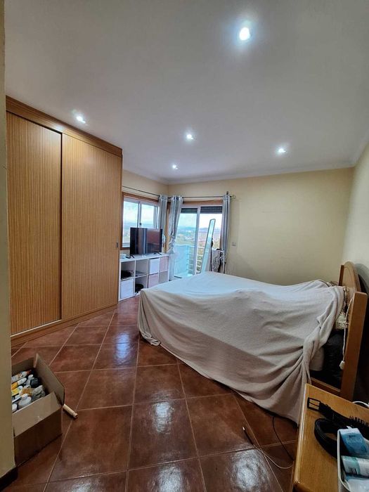 Moradia T4 totalmente independente mobilada e equipada