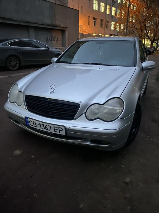 Продам мерседес дизель 2.2 мотор как на спринтерах мелеонник хозяйский, в отличном состоянии с документами порядок страховка .
делать ничего ненужно все обслужено! Сел поехал!