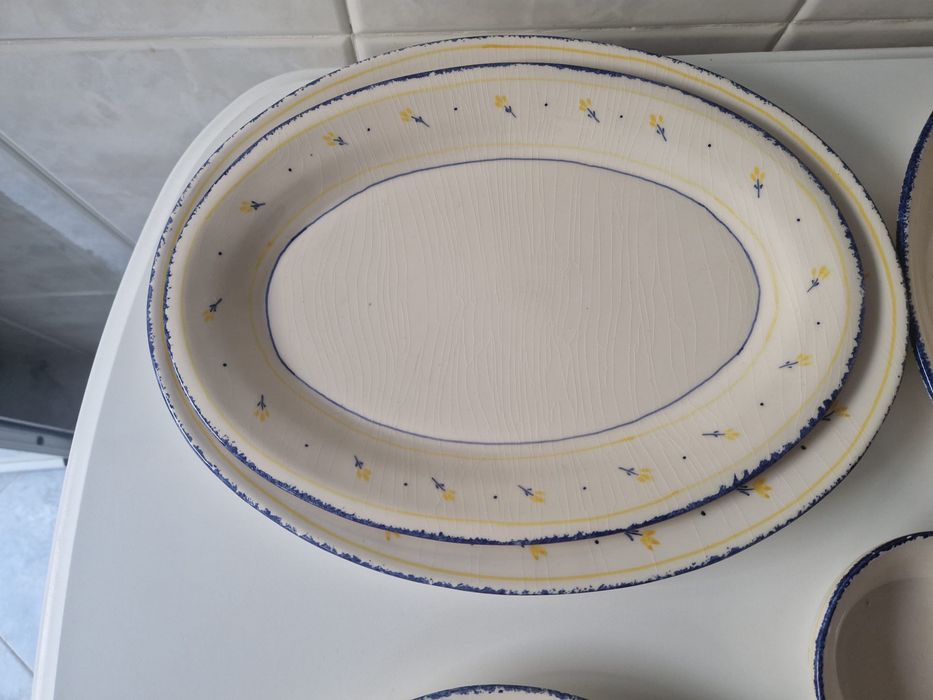 Serviço de jantar pintado à mão