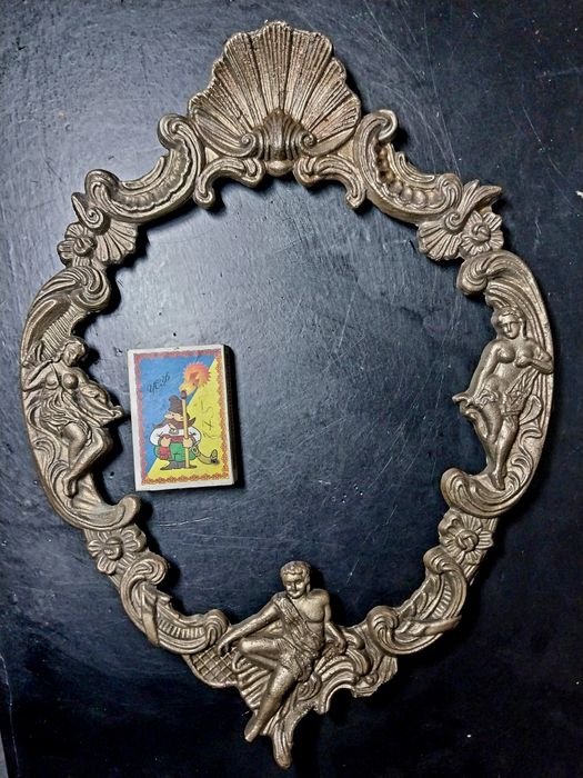 Антикварні речі, старовинні предмети.