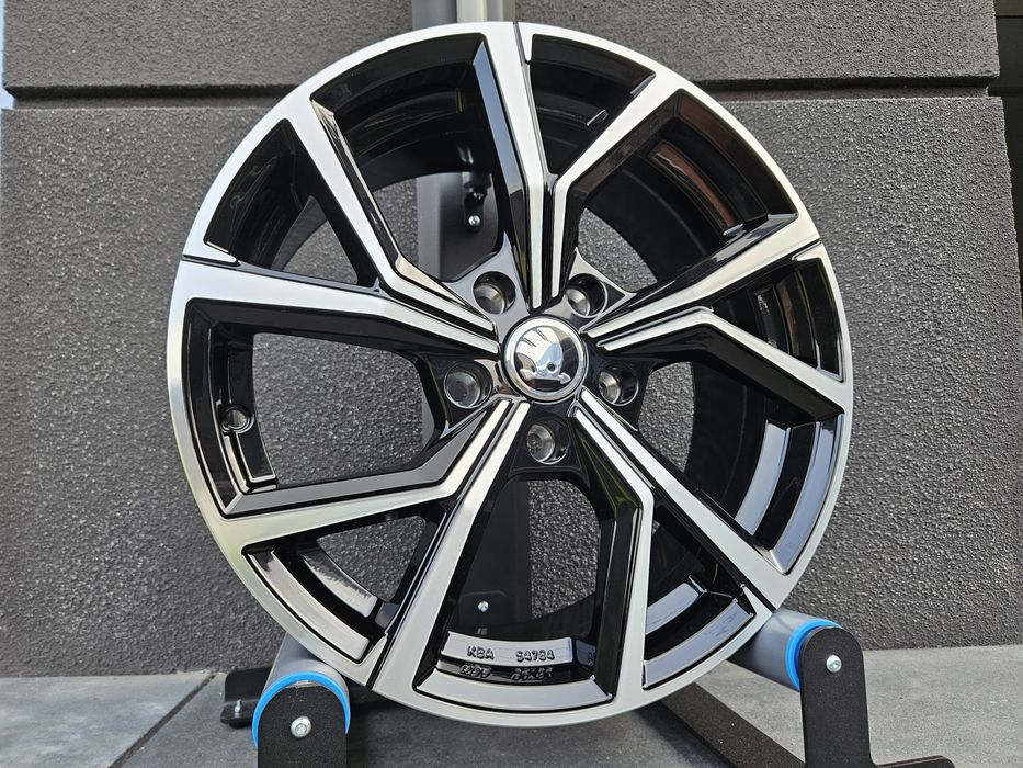 Skoda Kamiq 16 " Nowe 5x100 Škoda Scala Felgi Czarne Poler Alufelgi