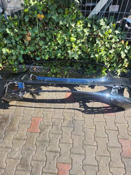 Przód Mercedes E213 polift lampa lewa zderzak gril