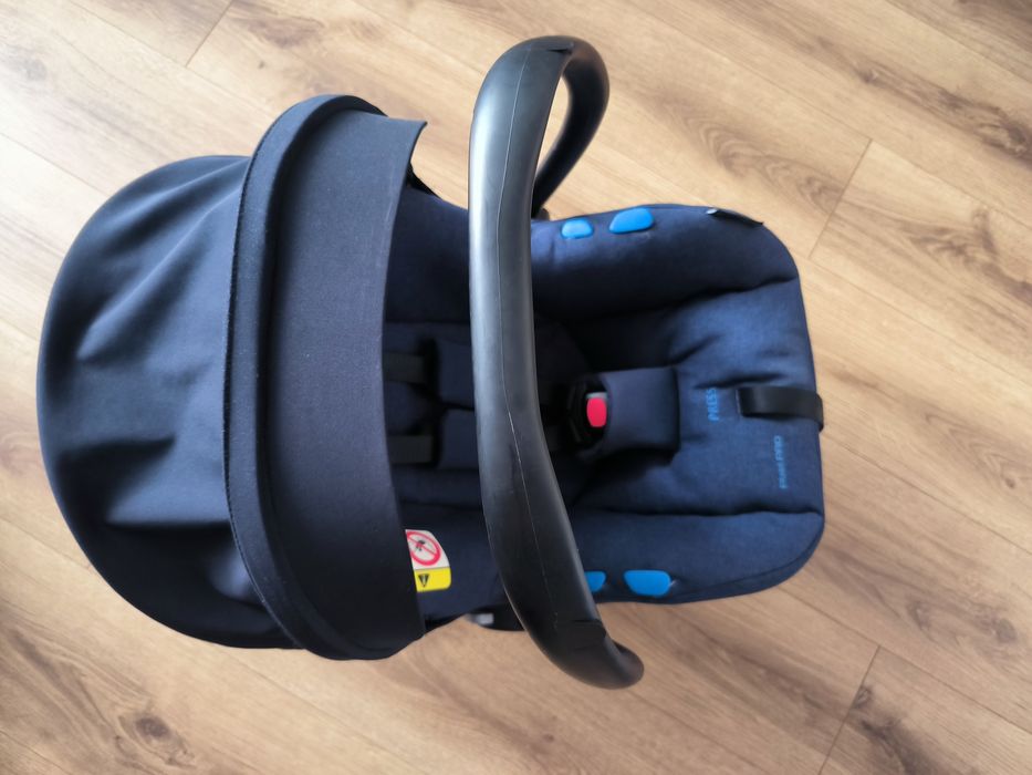 Fotelik z bazą nosidełko isofix