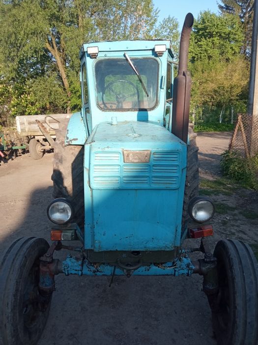 Продам трактор Т-40 повністю робочий.Без документів . Гаражне зберіган
