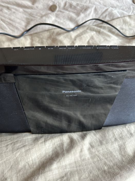 Mikrowieża Hi-Fi Panasonic SC-HC200 CD/FM/Bluetooth, stan bardzo dobry