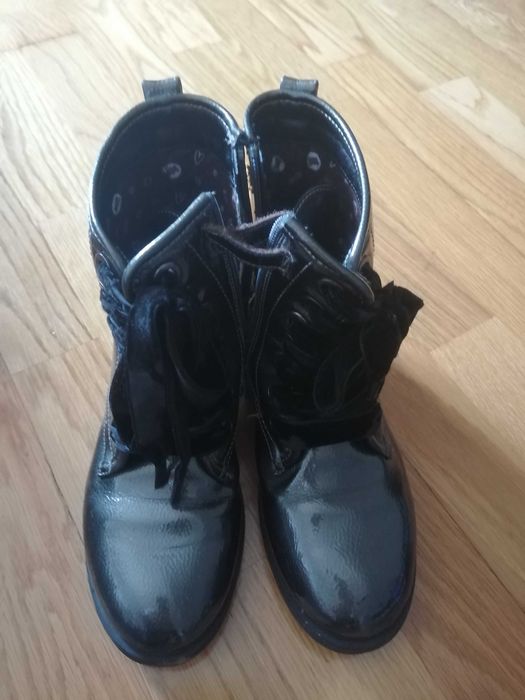 sapatilhas e botas menina