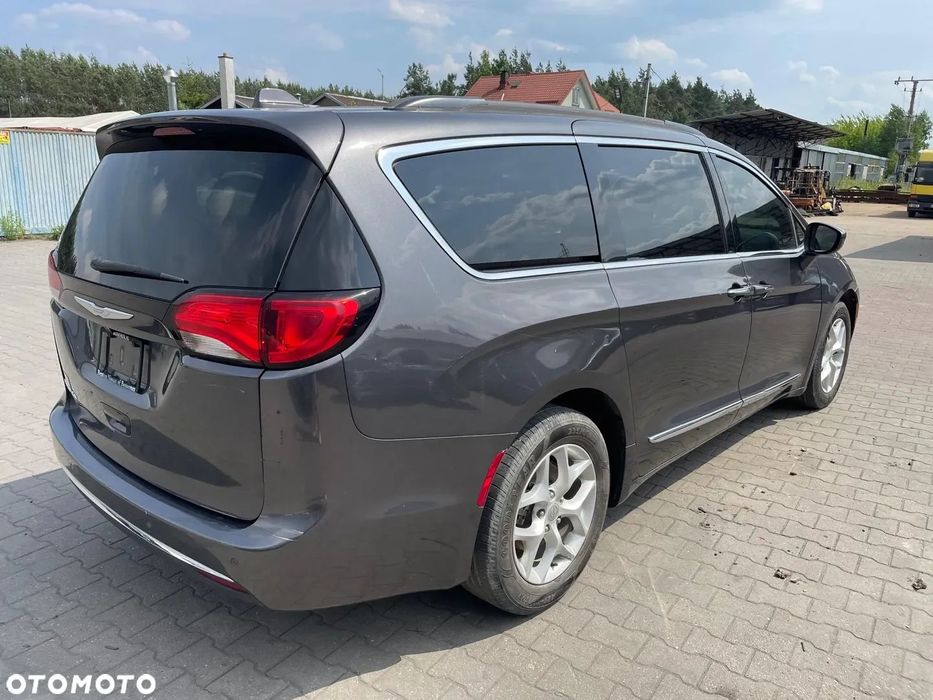 Chrysler Pacifica 2017 Chrysler Pacifica - W POLSCE, po opłatach i akcyzie