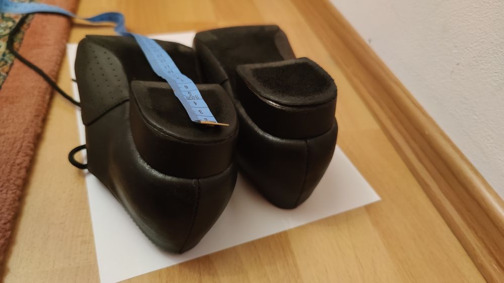 Buty skórzane do standardu
