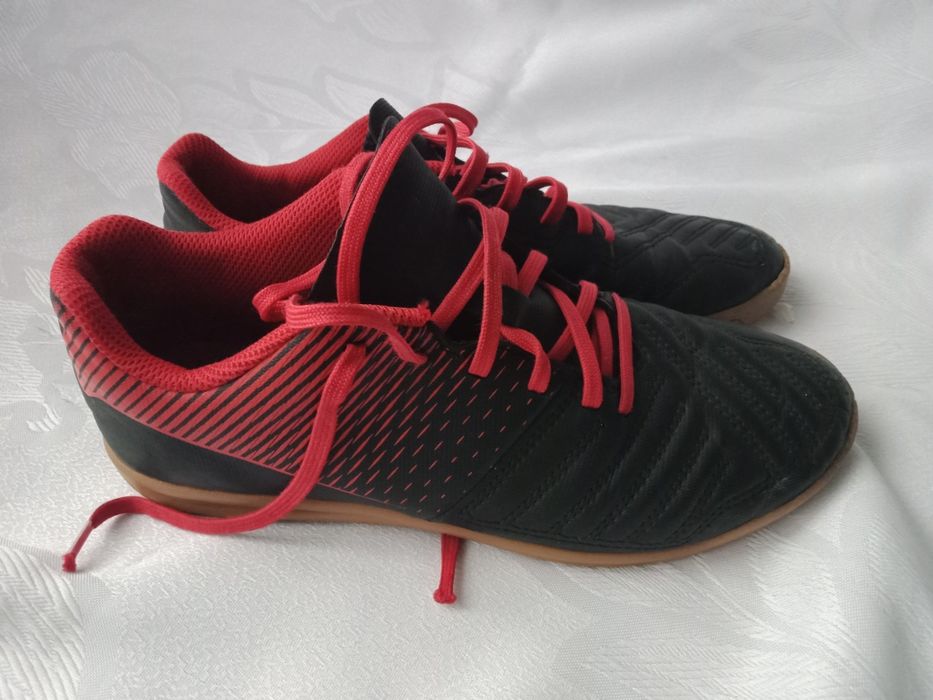 Buty halowe Kipsta do piłki 38