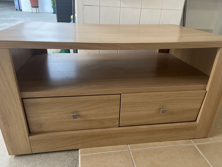 Mesa de sala em madeira