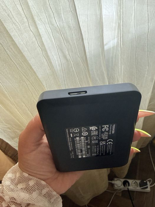 Зовнішний HDD  1 ТБ на гарантії