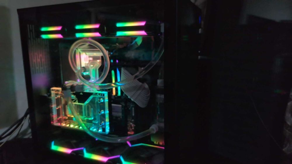 PC NVIDIA 4090 com custom loop Odivelas • OLX.pt