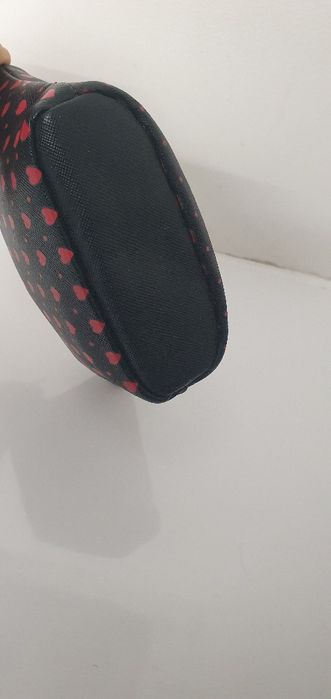 Mała kosmetyczką Guess Nowa bez metki