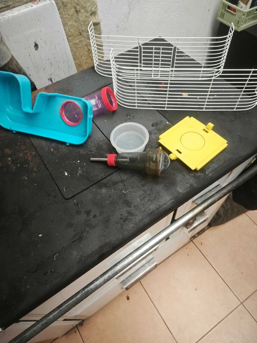 Vendo utensílios para hamsters