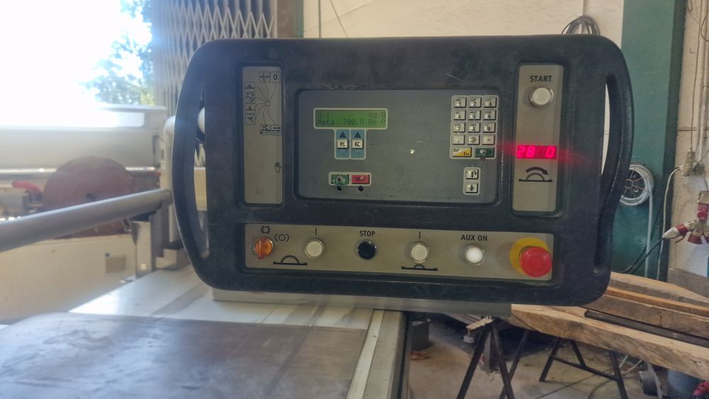 Esquadrejadora sac com subida descida eletrica e paralela eletrica