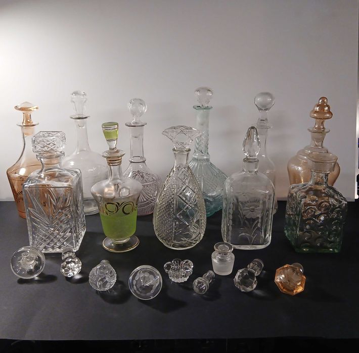 Garrafas decorativas antigas com tampas