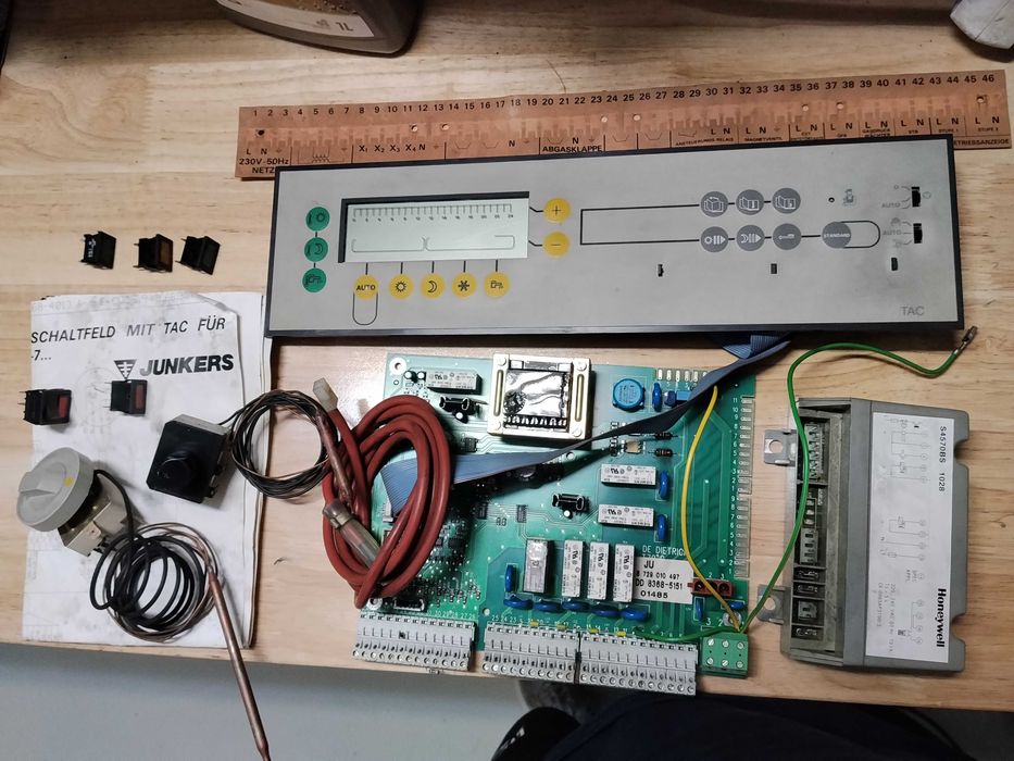 Ogrzewanie Junkers Dedietrich części automatyka sterownik komputer panel czujniki