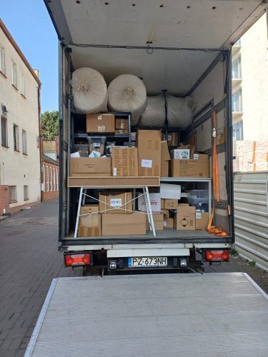 Przeprowadzki Transport Toruń Auto z Winda Firma Przeprowadzkowa
