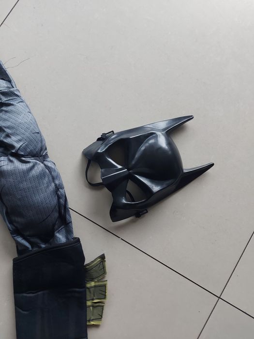 Strój karnawałowy Batman w rozmiarze 122-128