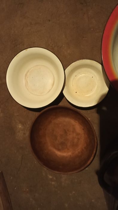 Набір ,миски емаль ,кераміка .