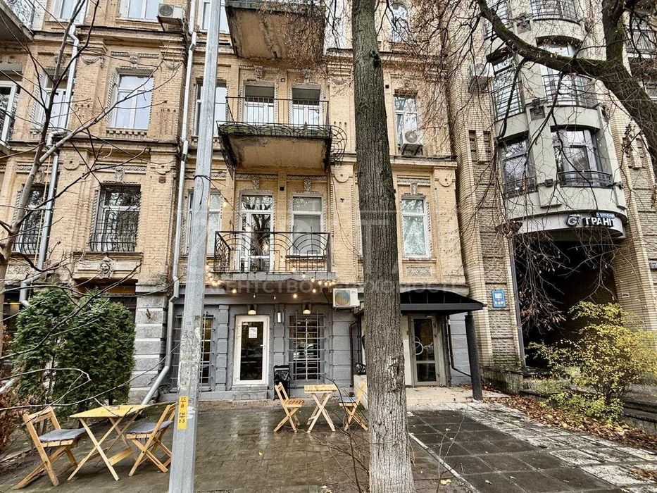 Оренда! Чудове фасадне приміщення 150м2 з цоколем   вул. Назарівська