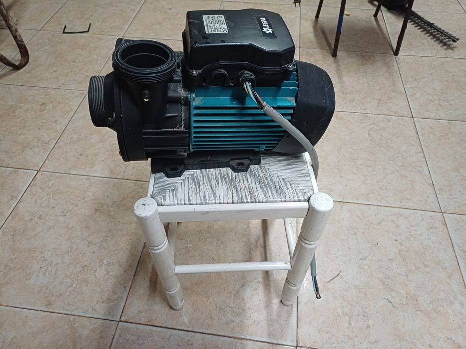 Vendo bomba de agua em bom estado