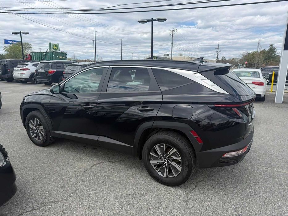 Hyundai Tucson Luxury Hybrid      2022