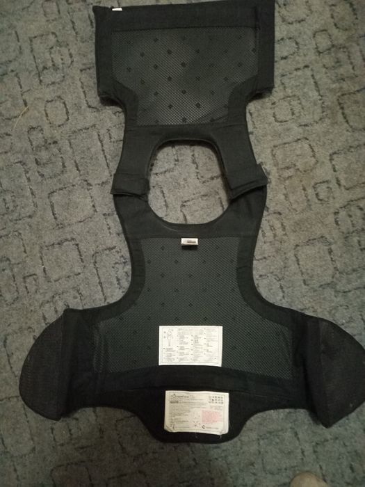 Продам детскую защиту для конного спорта в хорошем состоянии самовывоз