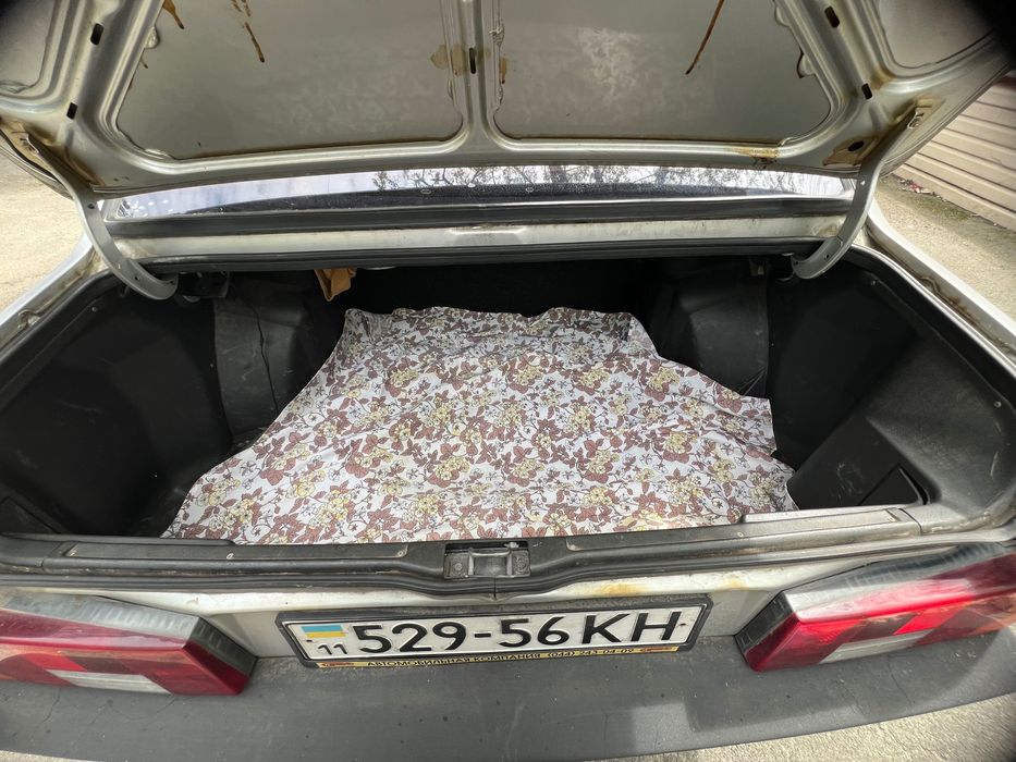 Автомобіль ваз 21099