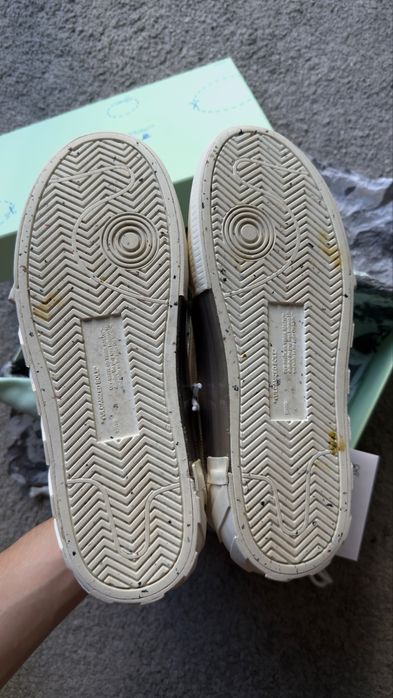 Off-White Low Vulcanized Distressed White Burgundy EU41