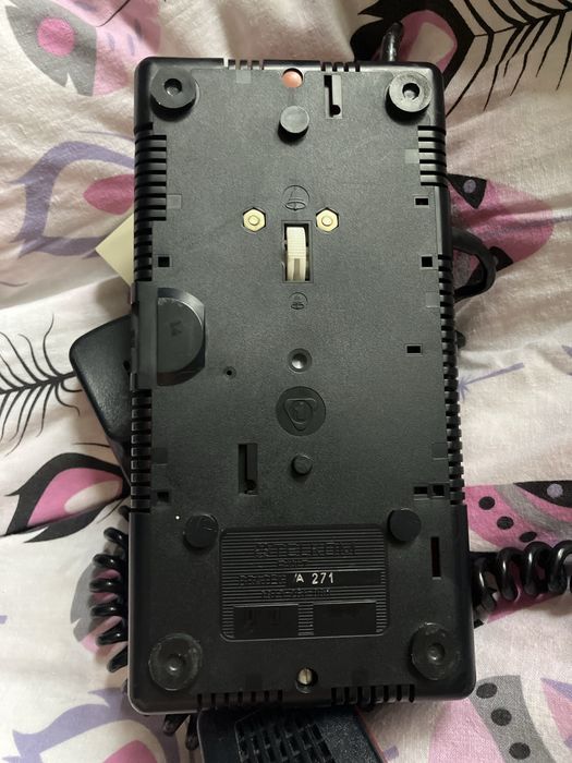 Czerwony telefon analogowy tatczą lata 90 Telkom Bratek a271 Heweliusz