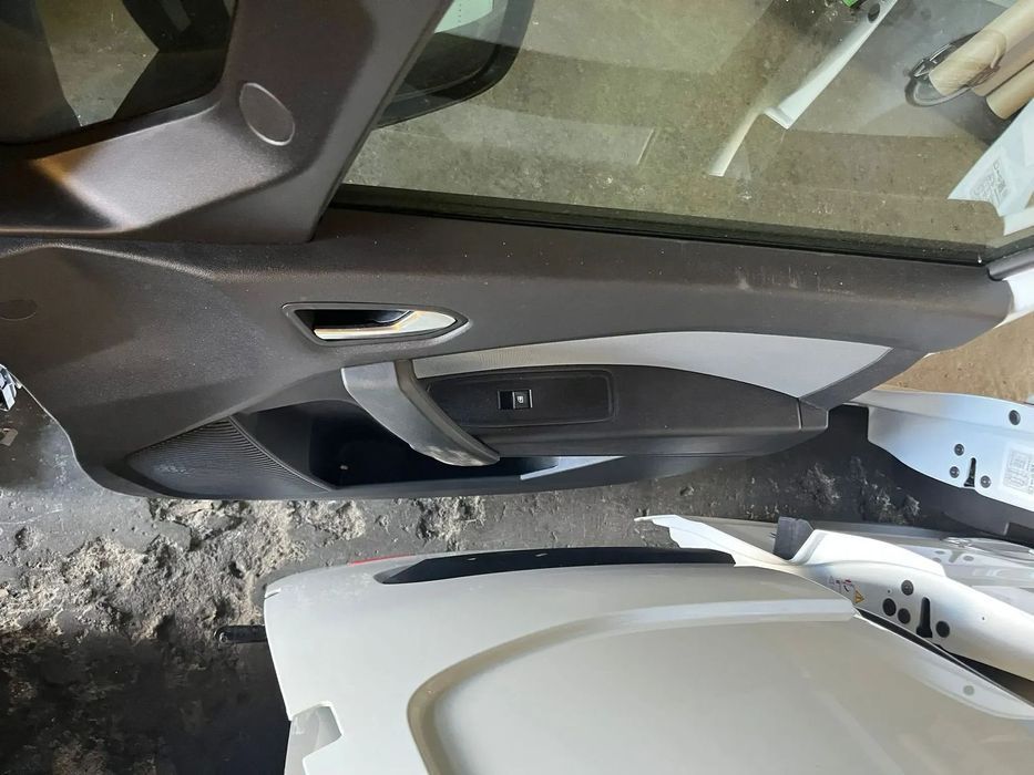 Renault Kangoo III 2025 - PORTA FRENTE DIREITA - PF668