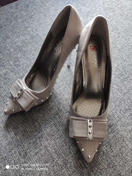 Buty damskie na obcasie