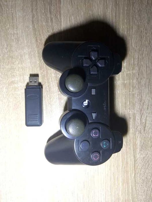 PlayStation 3 Slim Desbloqueada 320 GB – Como Nova + 2 Comandos + 16 Jogos