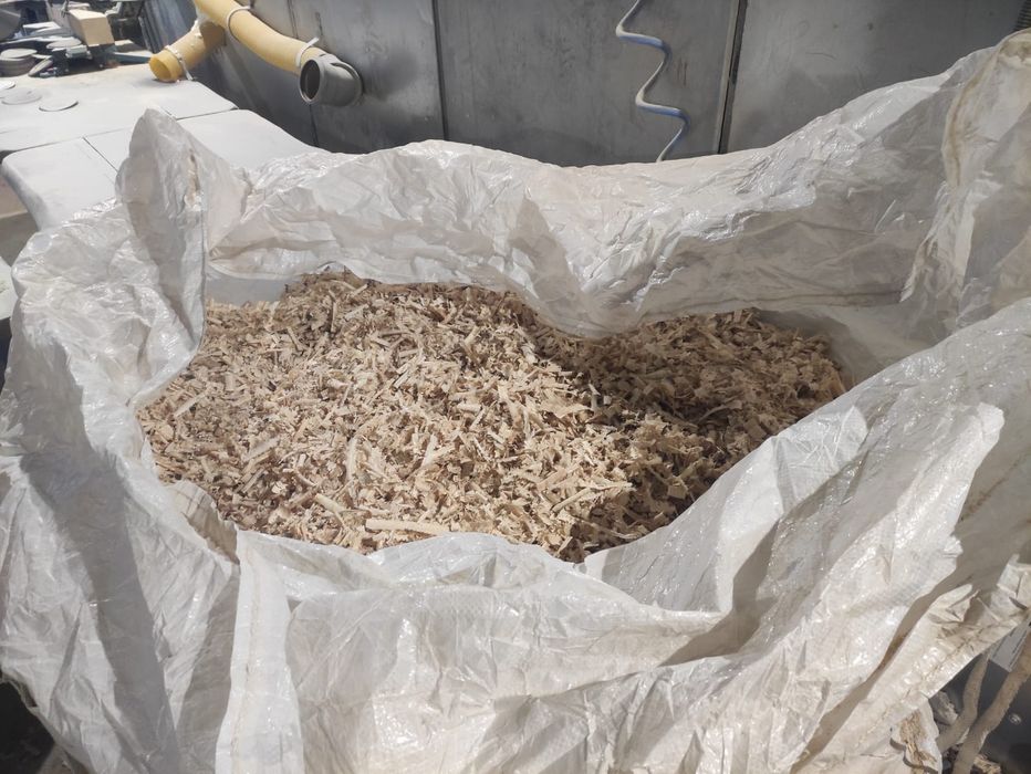 Trociny SUCHE troty wióry heblowiny Biomasa Opał BIG BAG