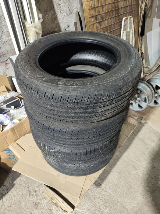 Продам комплект резины 215 65 R17