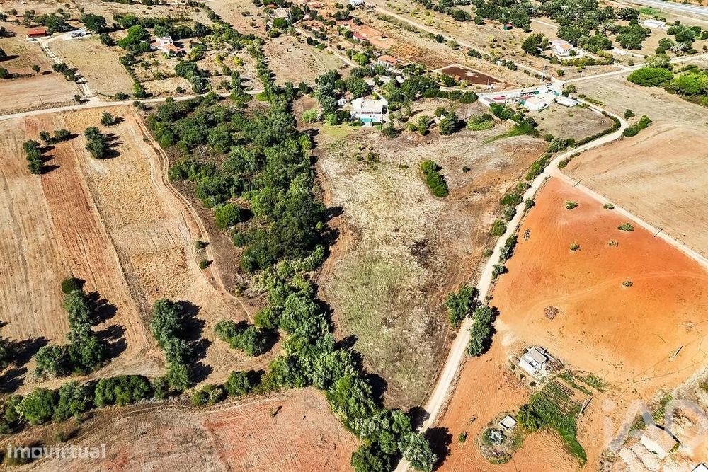 Moradia isolada T3 em Bensafrim e Barão de São João de 185 m2