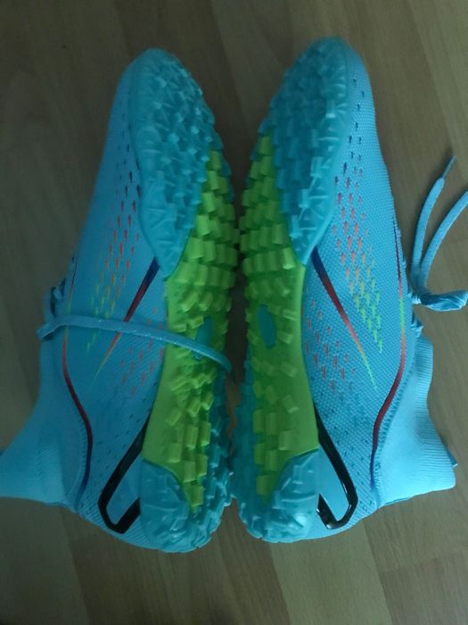 Футбольні сороконіжки Nike