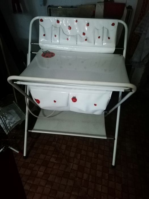 Banheira e trocador de fraldas. Facil de usar. Para bebés 0 aos 12 mes