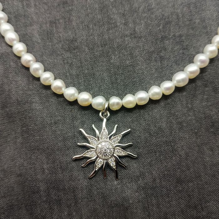 Чокер з натуральних перлин з зіркою