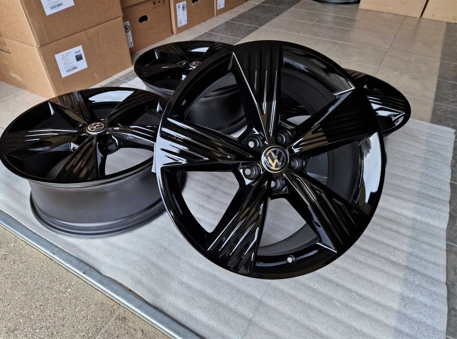 Alufelgi 19 5x112 VW Passat Tiguan Golf Jetta Touran T-Roc Czarne 297#