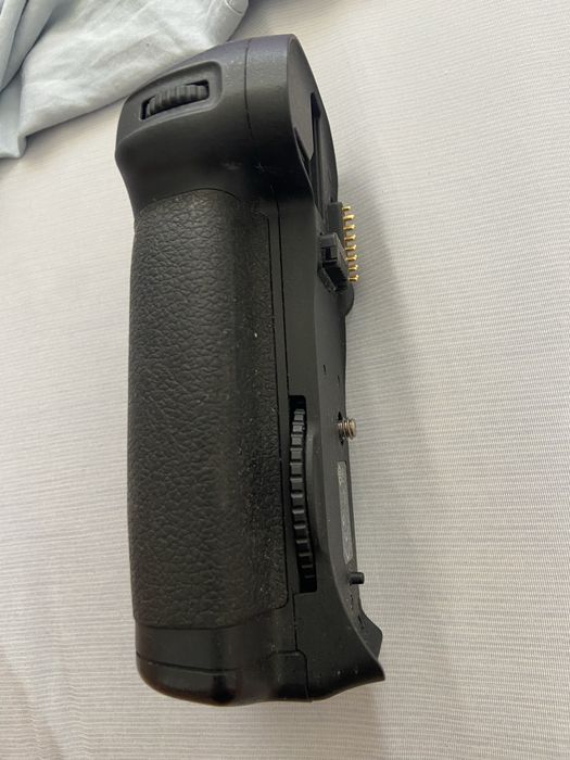 nikon d300/d700 vertical grip