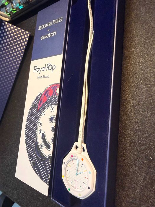AP Swatch Huit Blanc SSX03W100N biały kompletny egzemplarz