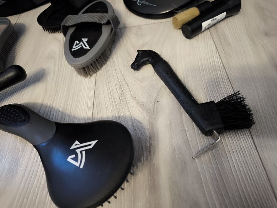 Kask jeździecki + zestaw do pielęgnacji