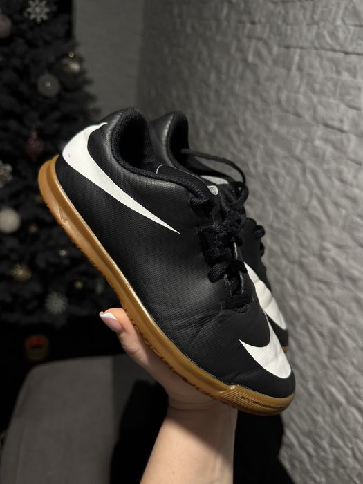 Футзалки Nike бутси сороконіжки